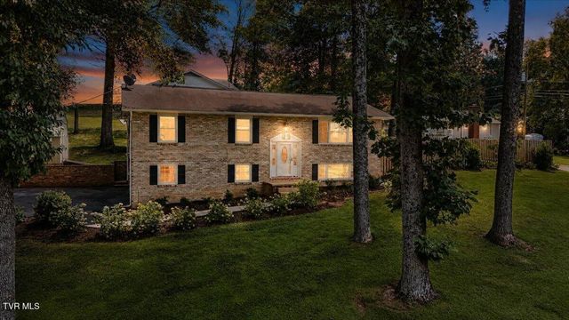 9 Red Oak Circle, Johnson City, TN 37604