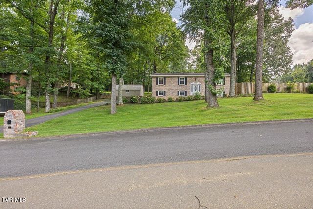 9 Red Oak Circle, Johnson City, TN 37604