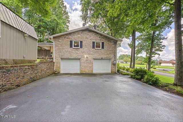 9 Red Oak Circle, Johnson City, TN 37604