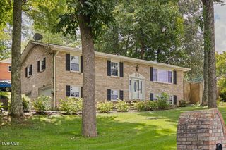 9 Red Oak Circle, Johnson City, TN 37604