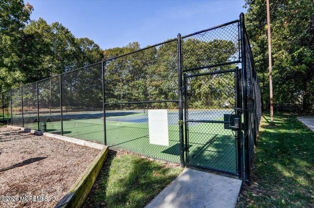 258 Grassmere Court, Aberdeen, NJ 07747