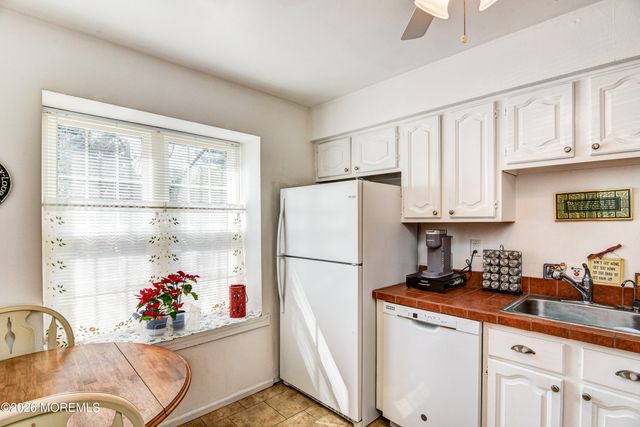 258 Grassmere Court, Aberdeen, NJ 07747