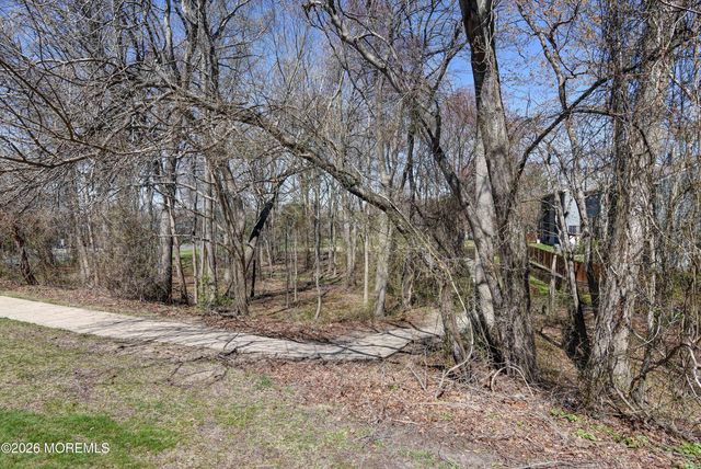 258 Grassmere Court, Aberdeen, NJ 07747