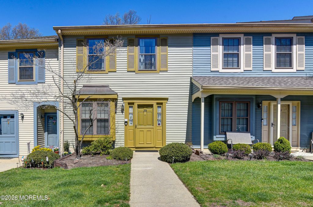 258 Grassmere Court, Aberdeen, NJ 07747