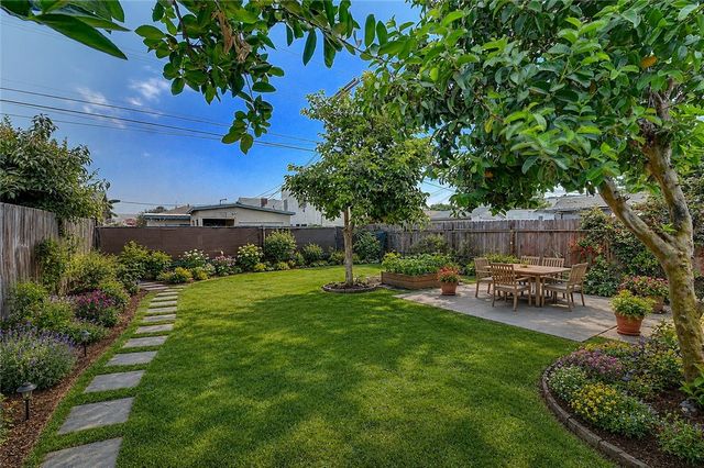 811 E 42nd, Los Angeles, CA 90011