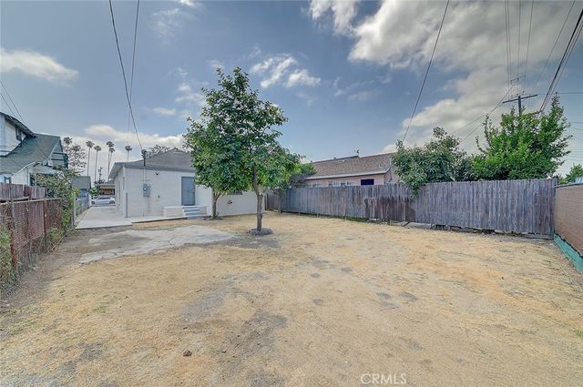 811 E 42nd, Los Angeles, CA 90011