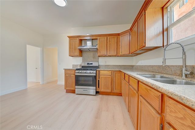 811 E 42nd, Los Angeles, CA 90011