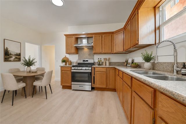 811 E 42nd, Los Angeles, CA 90011