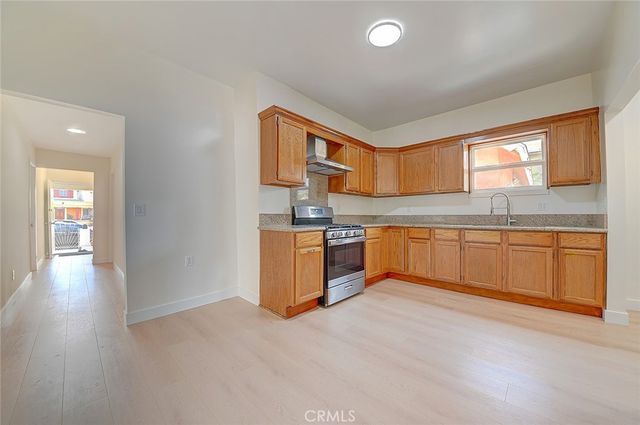 811 E 42nd, Los Angeles, CA 90011