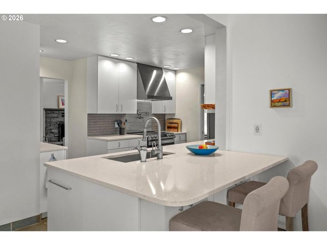 9405 Sw 2ND Ave, Portland, OR 97219