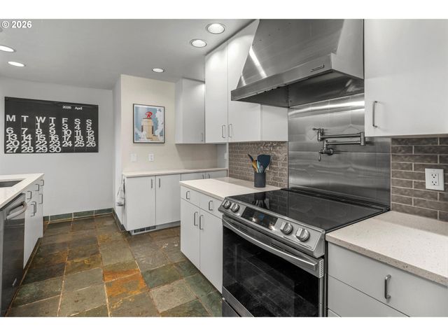 9405 Sw 2ND Ave, Portland, OR 97219