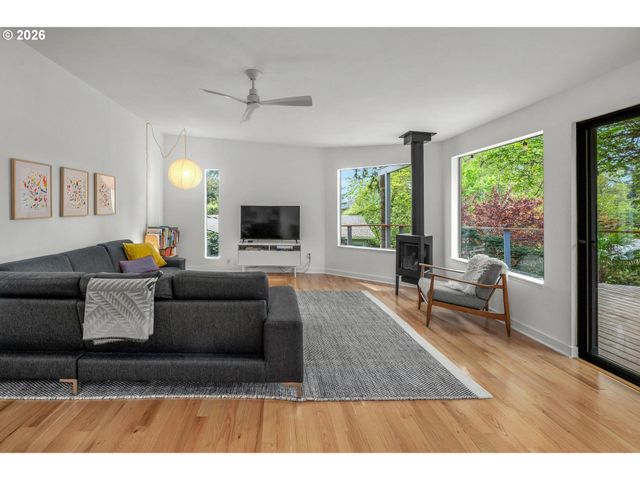 9405 Sw 2ND Ave, Portland, OR 97219