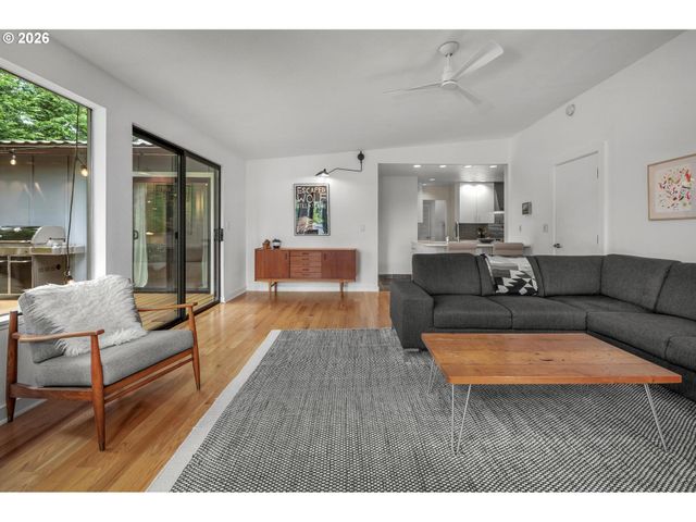 9405 Sw 2ND Ave, Portland, OR 97219