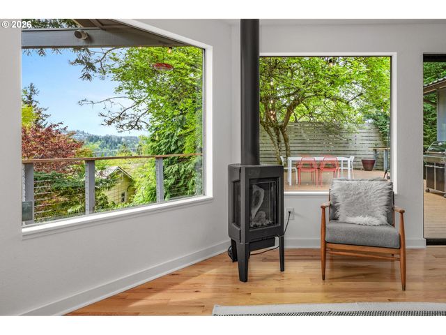 9405 Sw 2ND Ave, Portland, OR 97219