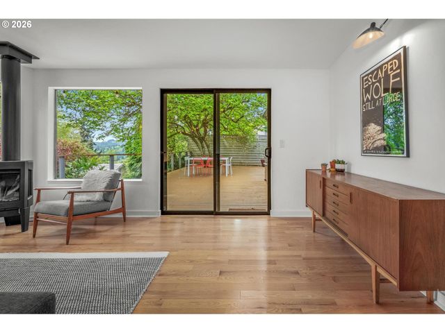 9405 Sw 2ND Ave, Portland, OR 97219