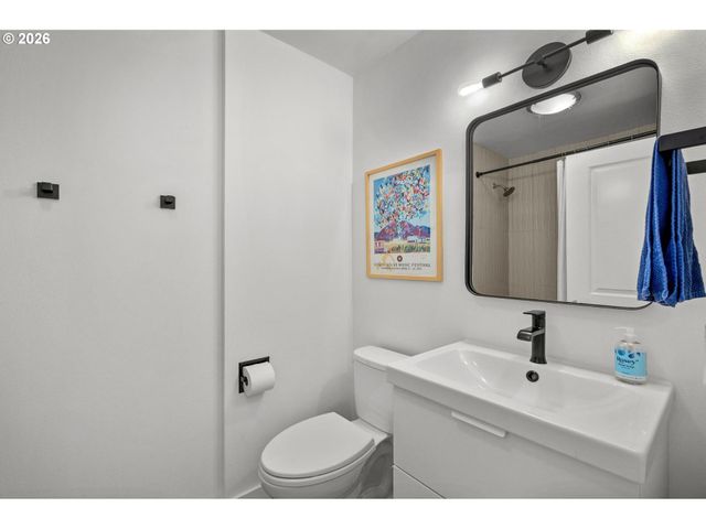 9405 Sw 2ND Ave, Portland, OR 97219