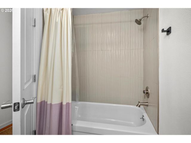 9405 Sw 2ND Ave, Portland, OR 97219