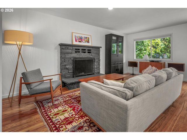 9405 Sw 2ND Ave, Portland, OR 97219