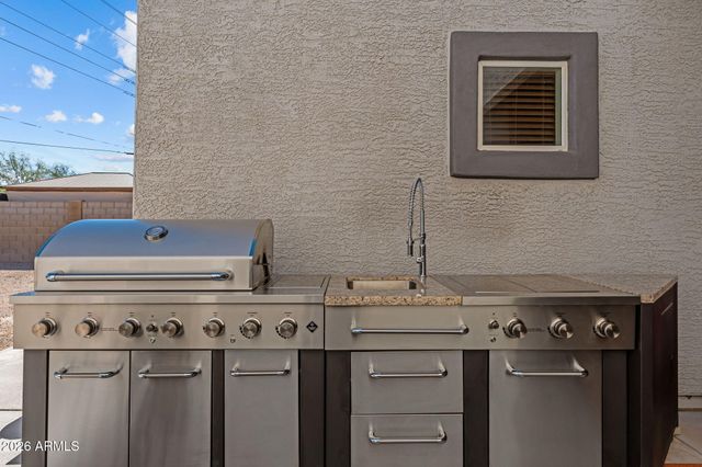 690 W DYLAN Court, Wickenburg, AZ 85390