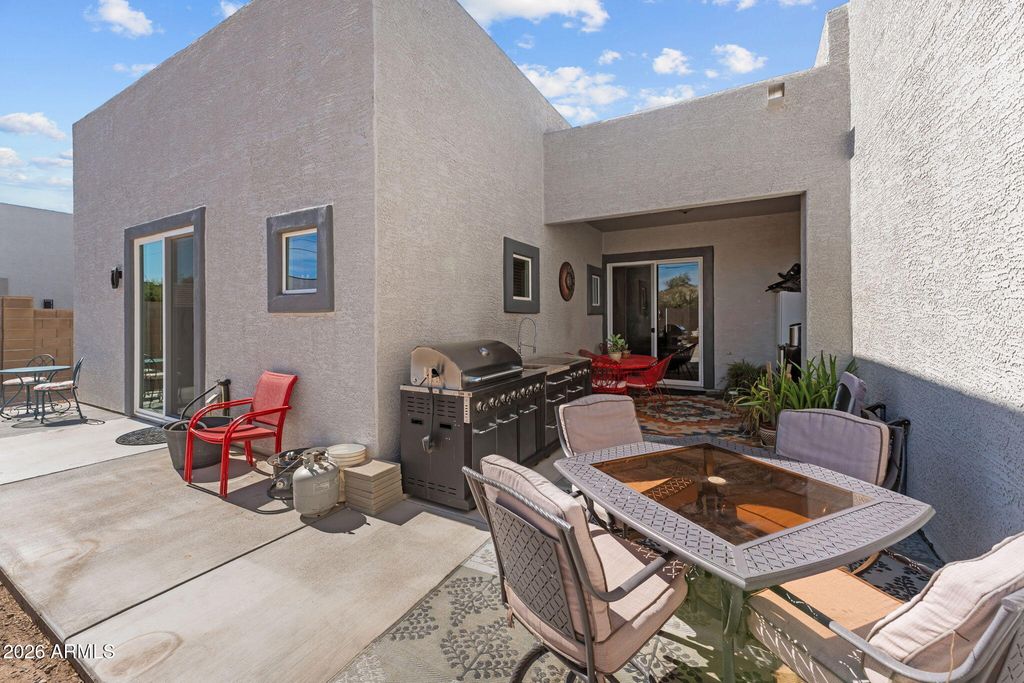 690 W DYLAN Court, Wickenburg, AZ 85390 — photo 2
