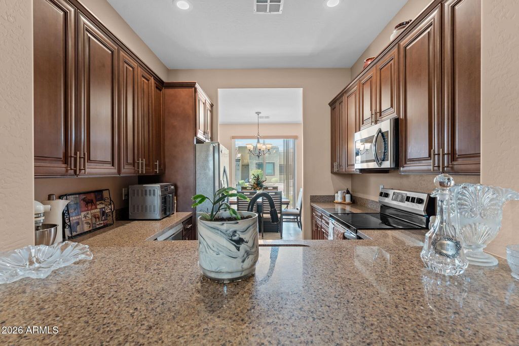 690 W DYLAN Court, Wickenburg, AZ 85390 — photo 5