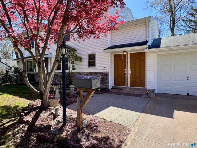 8 Oakridge Drive, Enfield, CT 06082