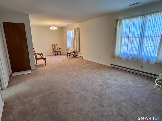 8 Oakridge Drive, Enfield, CT 06082