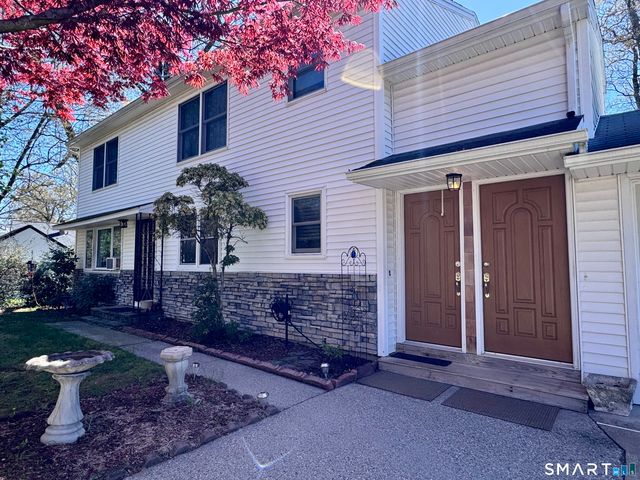 8 Oakridge Drive, Enfield, CT 06082