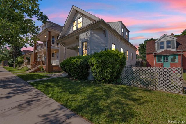 11369 Lumpkin Street, Hamtramck, MI 48212