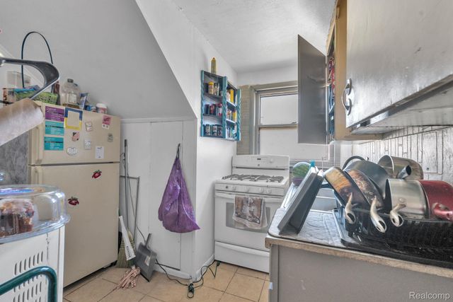 11369 Lumpkin Street, Hamtramck, MI 48212