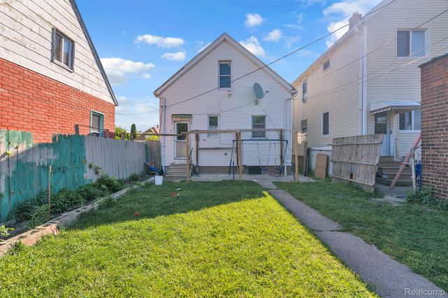 11369 Lumpkin Street, Hamtramck, MI 48212