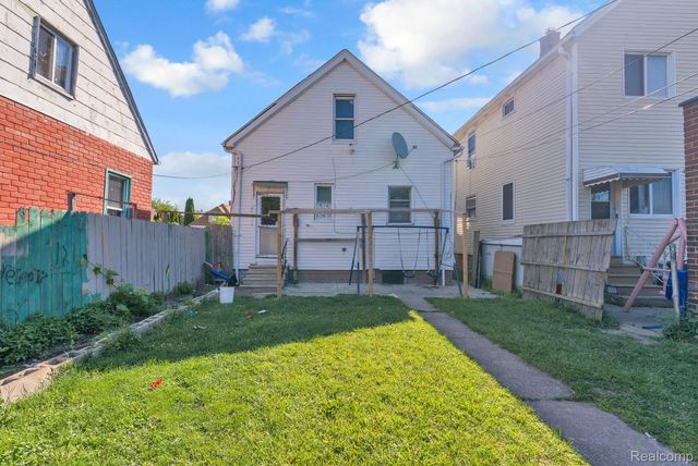 11369 Lumpkin Street, Hamtramck, MI 48212