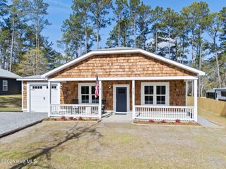 325 N Dyson Street, Holly Ridge, NC 28445