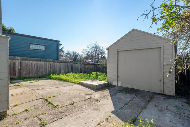 725 Pomona Ave, El Cerrito, CA 94530