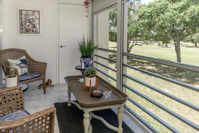3951 Via Poinciana 214, Lake Worth, FL 33467