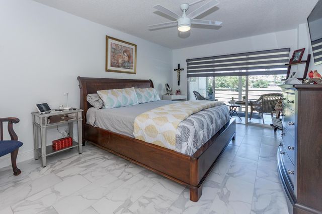 3951 Via Poinciana 214, Lake Worth, FL 33467