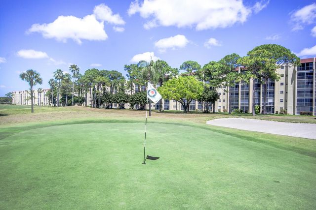 3951 Via Poinciana 214, Lake Worth, FL 33467