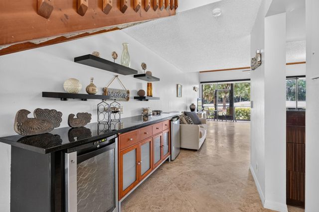 164 Old Meadow Way, Palm Beach Gardens, FL 33418