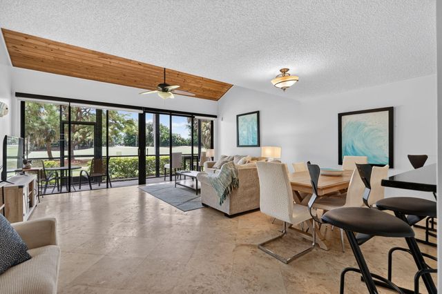164 Old Meadow Way, Palm Beach Gardens, FL 33418