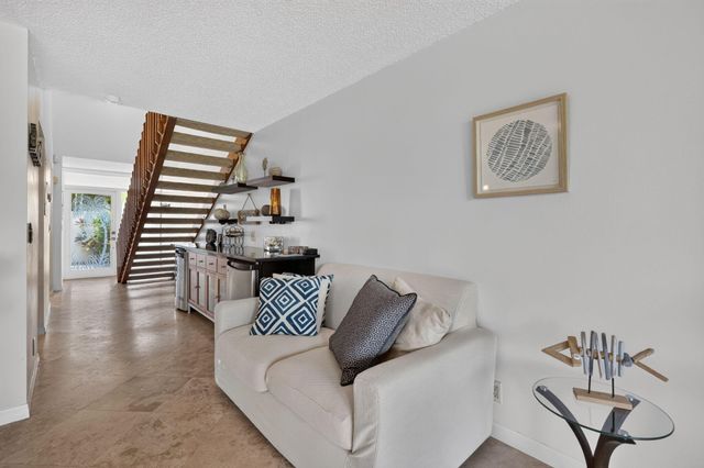 164 Old Meadow Way, Palm Beach Gardens, FL 33418