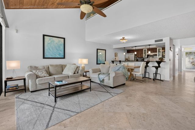 164 Old Meadow Way, Palm Beach Gardens, FL 33418