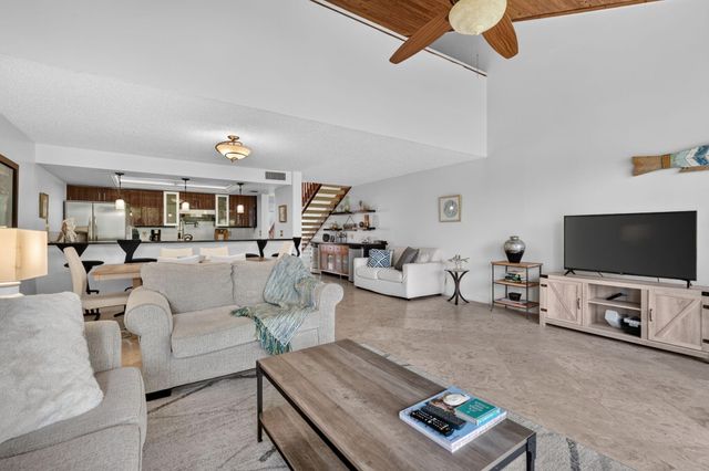 164 Old Meadow Way, Palm Beach Gardens, FL 33418