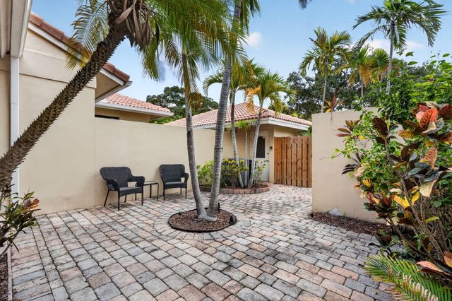 164 Old Meadow Way, Palm Beach Gardens, FL 33418