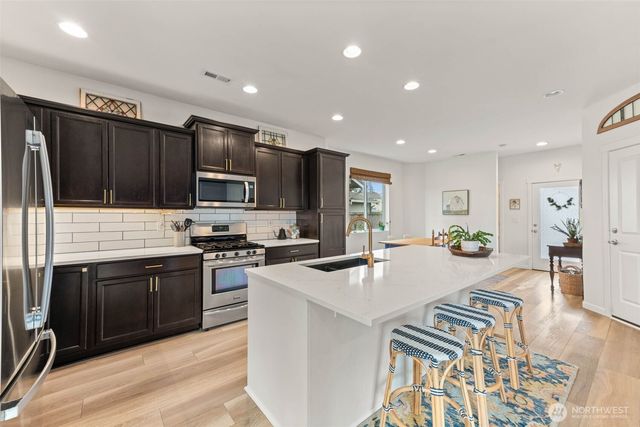 6717 Birdseye Ave NE, Lacey, WA 98516