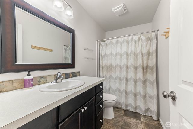 6717 Birdseye Ave NE, Lacey, WA 98516