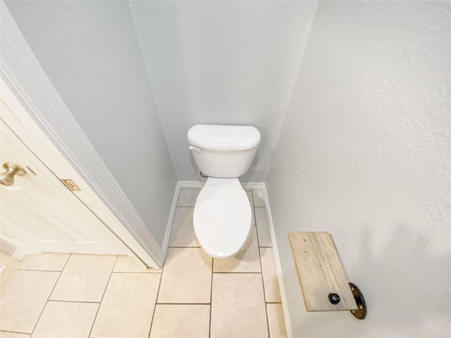 21927 Guadalupe Drive, Galveston, TX 77554