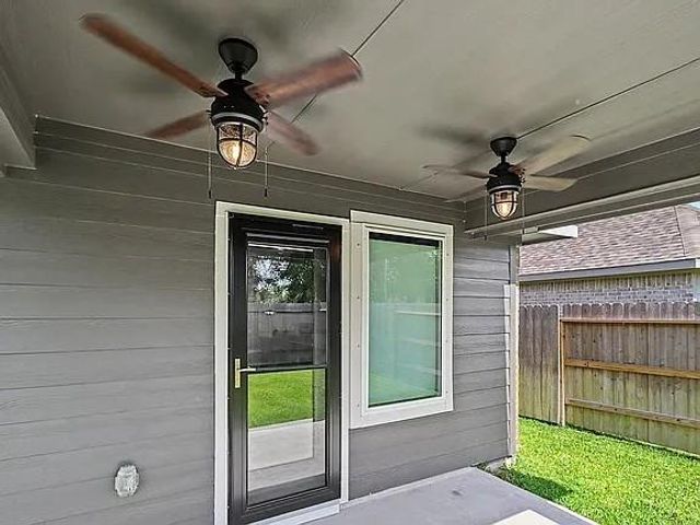 5122 Harvest Season Lane, Pearland, TX 77584