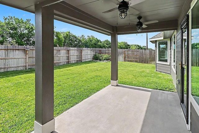5122 Harvest Season Lane, Pearland, TX 77584