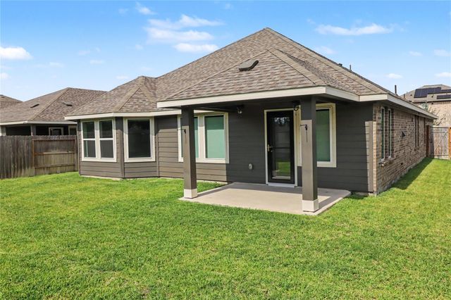 5122 Harvest Season Lane, Pearland, TX 77584