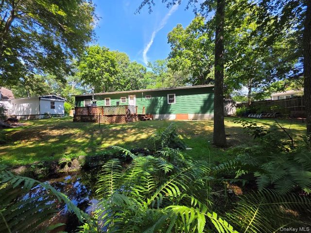 83 Forge Road 2, Riverhead, NY 11901